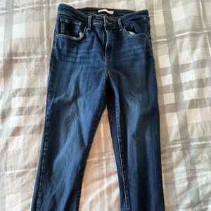 Levi’s 721 High Rise Skinny Jeans size 30